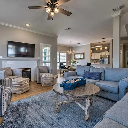 Grand Destin Getaway - Walk A Block To The Beach!